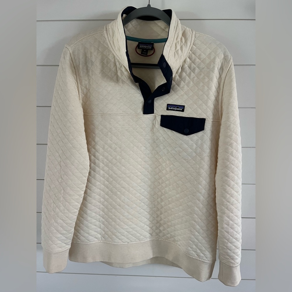 Patagonia quilted quarter zip, size medium